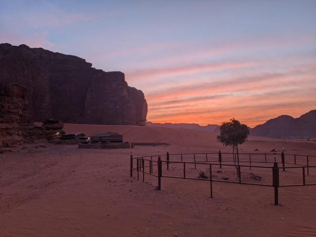 Hotel Sunrise Camp Wadi Rum Esterno foto