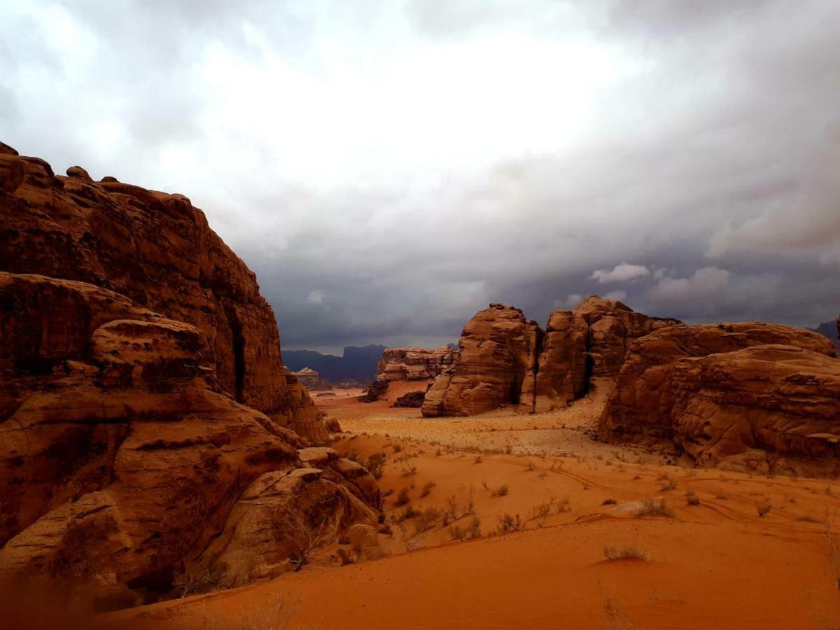 Hotel Sunrise Camp Wadi Rum Esterno foto