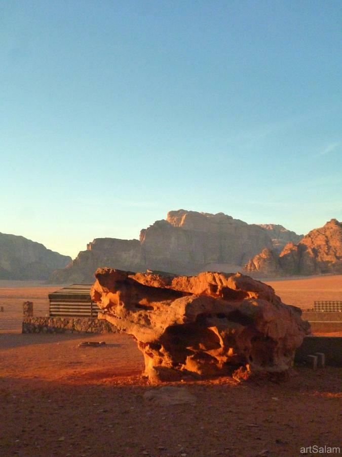 Hotel Sunrise Camp Wadi Rum Esterno foto
