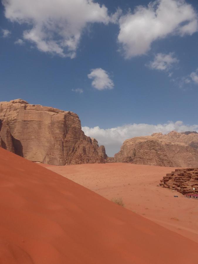 Hotel Sunrise Camp Wadi Rum Esterno foto